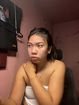 Snapshot of aniya_04 chatting on October 12, 2025, 4:52 pm aniya 04 online show from October 12, 2025, 4:52 pm