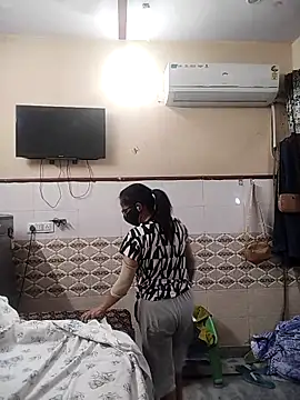 meenu bhabhi547 online show from April 18, 2026, 2:03 am