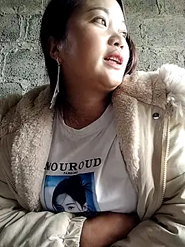 Snapshot of lusy-000 chatting on November 5, 2025, 4:26 am lusy-000 online show from November 5, 2025, 4:26 am