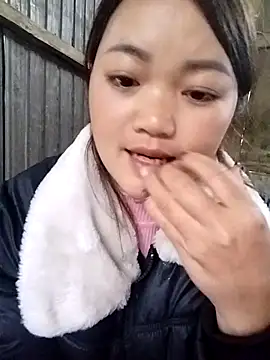 Snapshot of lusy-000 chatting on November 8, 2025, 7:34 am lusy-000 online show from November 8, 2025, 7:34 am