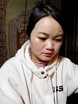 Snapshot of lusy-000 chatting on November 25, 2025, 1:28 am lusy-000 online show from November 25, 2025, 1:28 am