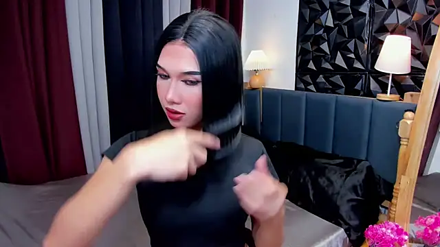 AshCollins online show from November 8, 2025, 2:42 pm