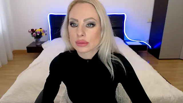 Tina Shines online show from November 8, 2025, 11:58 am