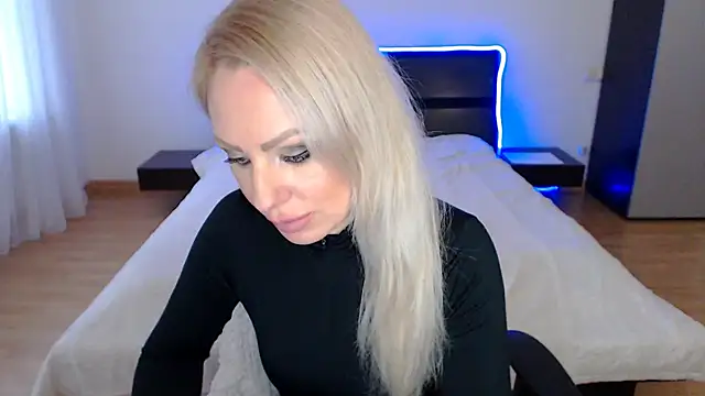 Tina Shines online show from November 4, 2025, 1:04 pm