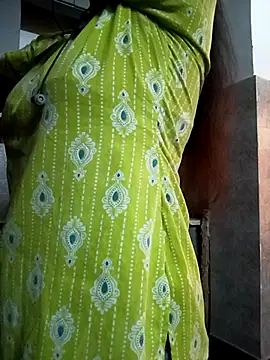 Snapshot of Rekha_89 chatting on October 25, 2025, 3:06 am Rekha 89 online show from October 25, 2025, 3:06 am