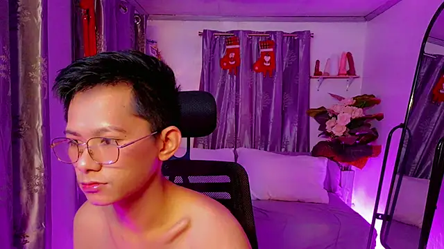 Snapshot of Skinny_CumLoader69 chatting on November 20, 2025, 4:18 pm Skinny CumLoader69 online show from November 20, 2025, 4:18 pm