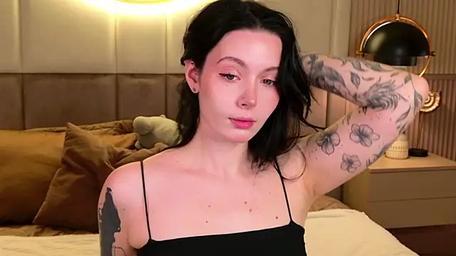 Goldy Stark online show from October 9, 2025, 9:04 pm