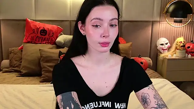 Goldy Stark online show from October 30, 2025, 8:50 pm