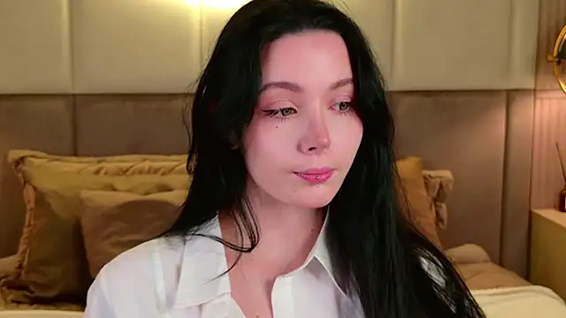 Goldy Stark online show from October 3, 2025, 8:43 pm