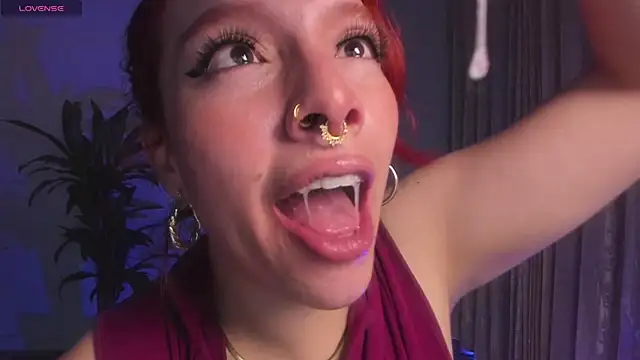 Snapshot of bri_von_dhara__ chatting on October 19, 2025, 12:19 pm bri von dhara online show from October 19, 2025, 12:19 pm