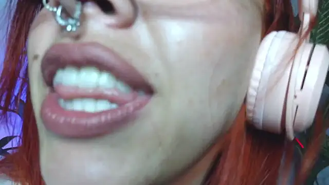 Snapshot of bri_von_dhara__ chatting on November 12, 2025, 12:37 am bri von dhara online show from November 12, 2025, 12:37 am