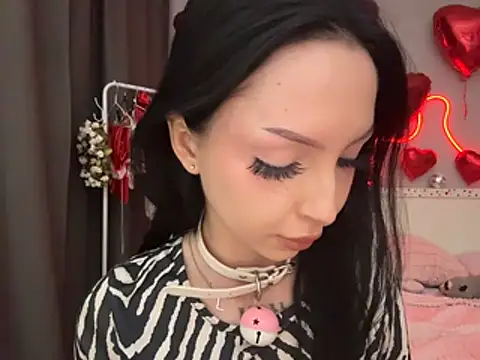Snapshot of Lina_Thornton_ chatting on July 28, 2026, 4:39 pm Lina Thornton online show from July 28, 2026, 4:39 pm