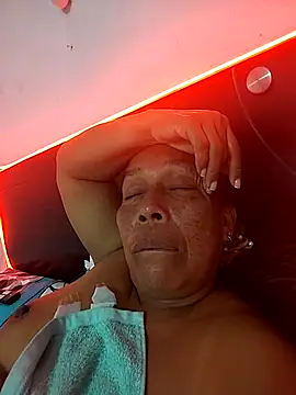 Naomi-Mature online show from April 3, 2026, 9:54 pm