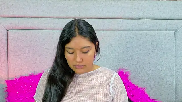 SharaRous online show from November 27, 2025, 12:16 pm