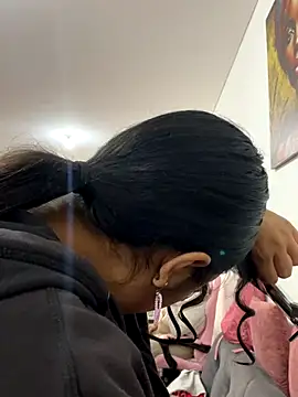 SharaRous online show from December 5, 2025, 12:04 pm