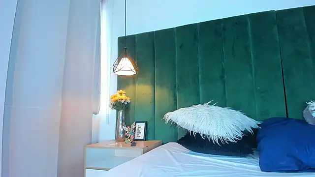 Snapshot of kittyy_milk_001 chatting on September 27, 2025, 8:15 pm kittyy milk 001 online show from September 27, 2025, 8:15 pm