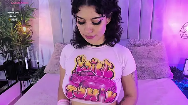 UvaMamacita online show from January 14, 2026, 12:03 am