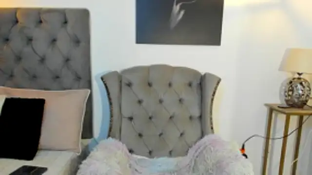 nahiroby ebony online show from October 27, 2025, 7:48 pm