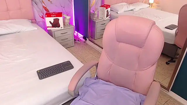 Red kytty6 online show from November 17, 2025, 3:16 pm