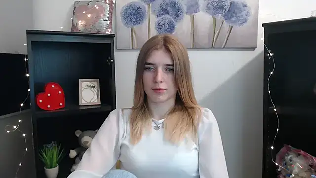 JuiceLips   online show from November 14, 2025, 3:48 pm