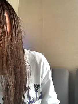 Snapshot of KloePink_ chatting on November 21, 2025, 12:48 pm KloePink online show from November 21, 2025, 12:48 pm