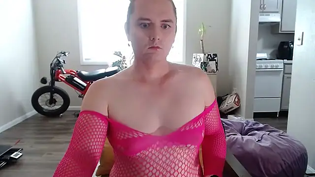 Elliebell online show from October 5, 2025, 3:47 pm