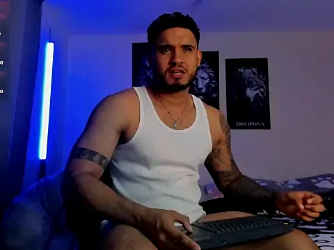 Austin torres  online show from October 17, 2025, 2:26 am