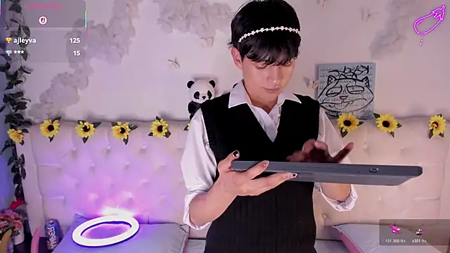 AleAurarashi online show from February 3, 2026, 6:22 am