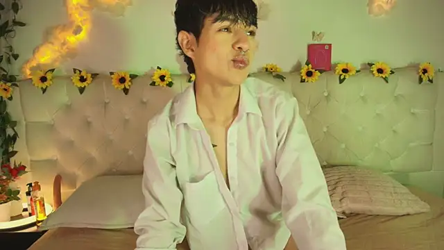 AleAurarashi online show from March 11, 2026, 8:25 pm