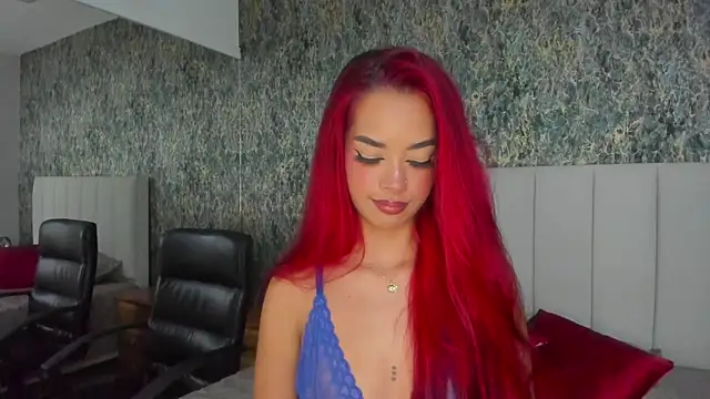 Snapshot of AlannaBlakes chatting on September 19, 2025, 4:49 am AlannaBlakes online show from September 19, 2025, 4:49 am