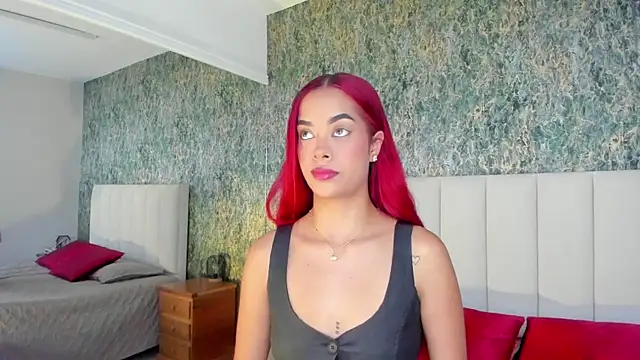Snapshot of AlannaBlakes chatting on September 21, 2025, 11:43 pm AlannaBlakes online show from September 21, 2025, 11:43 pm