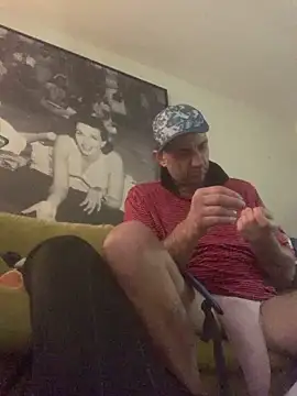 Hothotboyg online show from April 10, 2026, 3:19 pm