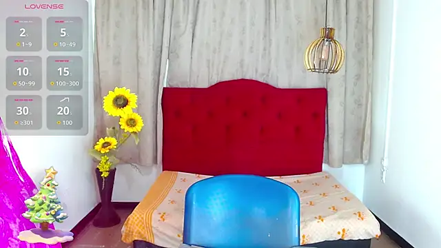 luisa  torres online show from December 2, 2025, 3:19 am