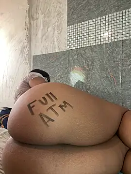 Messy-diana21 online show from February 15, 2026, 7:02 pm