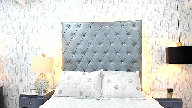 Snapshot of ScarletMore chatting on April 21, 2026, 12:34 pm ScarletMore online show from April 21, 2026, 12:34 pm