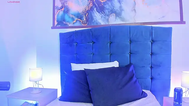 Luna Moo  online show from December 3, 2025, 4:13 am