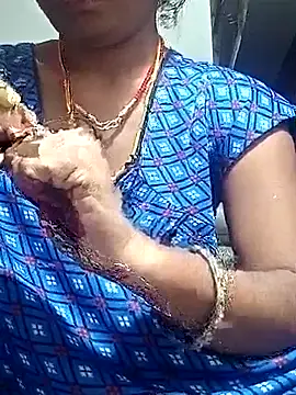 Snapshot of Sapna-Yadav chatting on October 5, 2025, 11:28 pm Sapna-Yadav online show from October 5, 2025, 11:28 pm