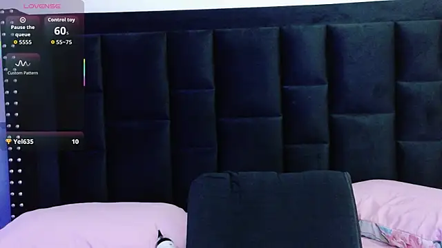 Snapshot of mamaneedsfun chatting on December 1, 2025, 1:12 pm mamaneedsfun online show from December 1, 2025, 1:12 pm