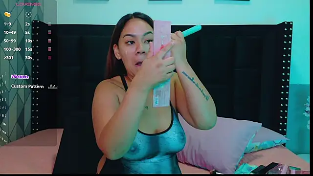 Snapshot of mamaneedsfun chatting on September 18, 2025, 1:03 pm mamaneedsfun online show from September 18, 2025, 1:03 pm
