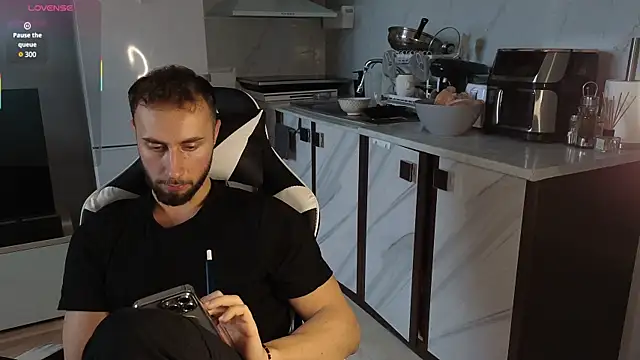 RyanStorm  online show from November 7, 2025, 1:59 pm