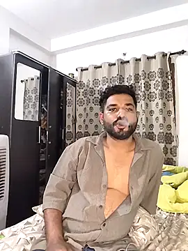 Snapshot of avi007p chatting on June 5, 2026, 5:51 pm avi007p online show from June 5, 2026, 5:51 pm