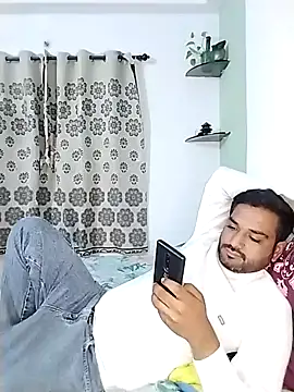 avi007p online show from November 8, 2025, 7:39 pm