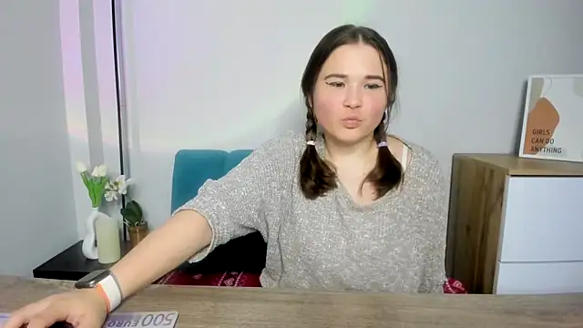 Snapshot of IsabellCharm chatting on October 17, 2025, 1:02 pm IsabellCharm online show from October 17, 2025, 1:02 pm