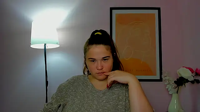 Snapshot of IsabellCharm chatting on October 13, 2025, 7:32 am IsabellCharm online show from October 13, 2025, 7:32 am