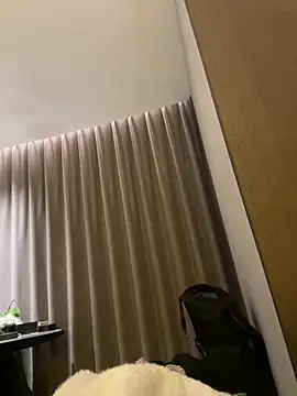 Snapshot of 300-AMAM chatting on October 25, 2025, 3:23 pm 300-AMAM online show from October 25, 2025, 3:23 pm