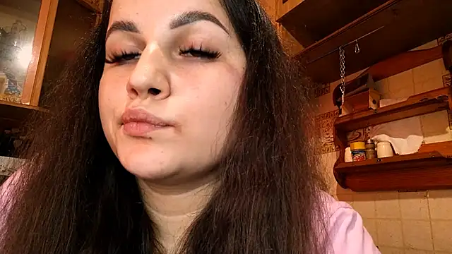 DierdreCousineau online show from November 6, 2025, 11:14 am