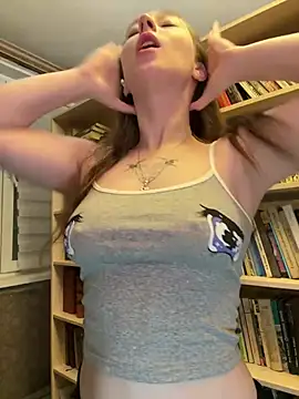 FroggyAnna online show from April 7, 2026, 6:43 pm