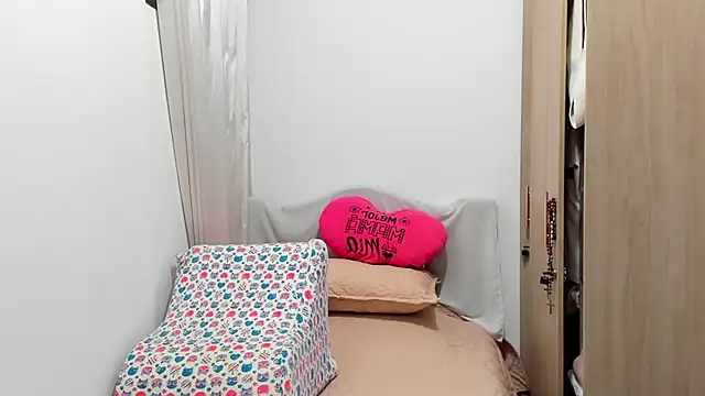 Isbettyche online show from November 21, 2025, 11:26 pm