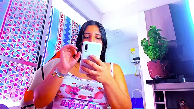 Snapshot of laura_goddess_ts chatting on October 15, 2025, 2:03 pm laura goddess ts online show from October 15, 2025, 2:03 pm