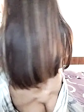 Sexy vernilla online show from April 17, 2026, 9:28 pm